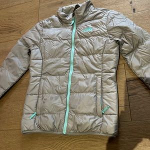 The North Face gray Winter Coat Puffer Ski Jacket Youth L Size 14-16 Kids
